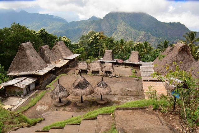 Ngada falu, hagyományos építészet