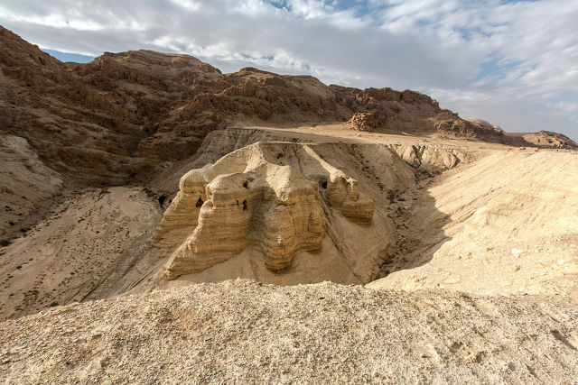Qumrán, a Holt-tengeri tekercsek rejtekhelye