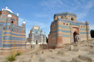 Uch Sharif szent zarándokhelye. Vincze János képe